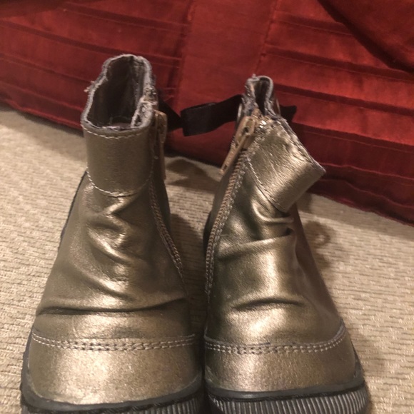 Girl’s matte gold ankle boots - Picture 3 of 4